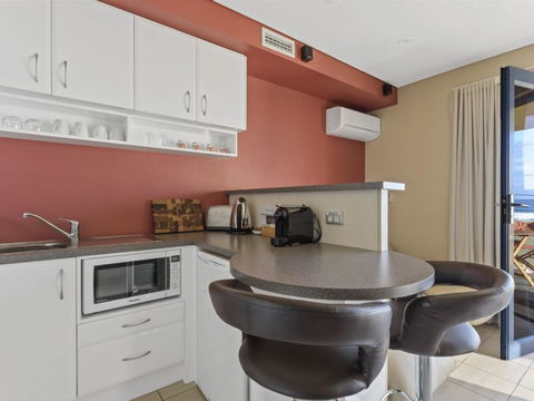 Aqua Shores Studio - Surfers Paradise Gold Coast 3