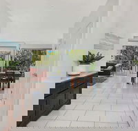 Northshor-Ultimate Beach House - Surfers Paradise Gold Coast