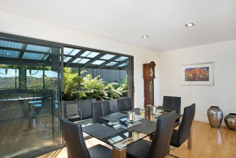 Arana Wentworth Falls - Surfers Paradise Gold Coast 1