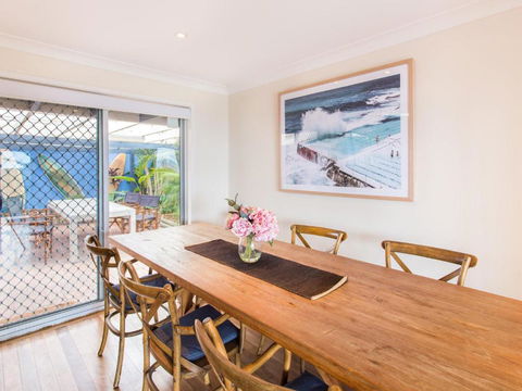 Easy Living At 14 Daphne Street - Surfers Paradise Gold Coast 6