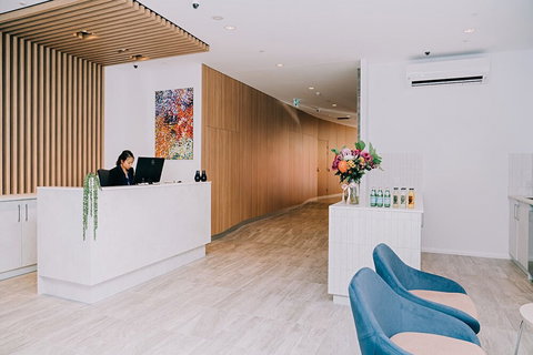 Tom's Court Hotel - Surfers Paradise Gold Coast 4