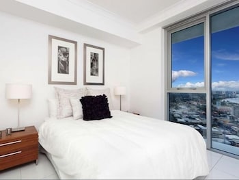 Panoramic Views At Sub Penthouse Apt - Surfers Paradise Gold Coast 1