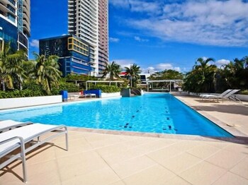 Panoramic Views At Sub Penthouse Apt - Surfers Paradise Gold Coast 0