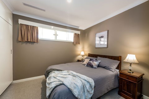 Hedge House- Luxury Space Style Location - Surfers Paradise Gold Coast 6