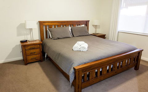 Point Lonsdale Holiday Apartments - Surfers Paradise Gold Coast 3
