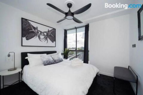 3br Stylish Apt CBD River & City Views SpaSaunaPoolWIFINetflix - Surfers Paradise Gold Coast 5
