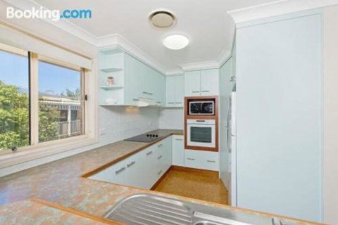 SEASCAPE An Enticing Lakeside Escape - Surfers Paradise Gold Coast 0