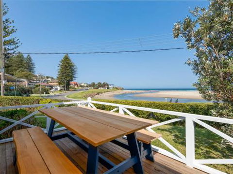 THE BEACH HOUSE Gerroa 4pm Check Out Sundays - Surfers Paradise Gold Coast 4