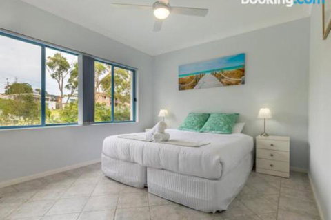 Villa San Gabriel Vincentia Sleeps 14 4pm Check Out Sundays - Surfers Paradise Gold Coast 5