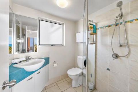 Ocean View 3 Bedroom Apartment - Surfers Paradise Gold Coast 2
