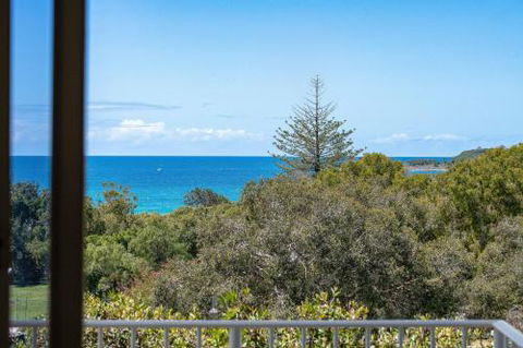 Ocean View 3 Bedroom Apartment - Surfers Paradise Gold Coast 1