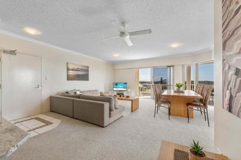 Ocean View 3 Bedroom Apartment - Surfers Paradise Gold Coast 4