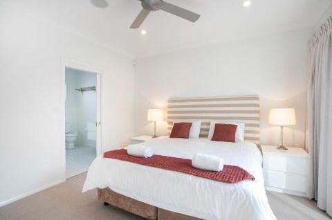 Aegean On The Beach - Surfers Paradise Gold Coast 1