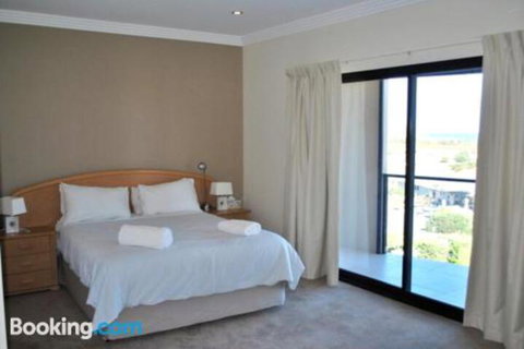 Eagles Nest - Surfers Paradise Gold Coast 6