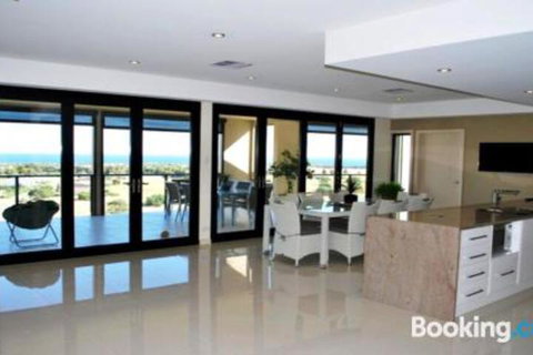 Eagles Nest - Surfers Paradise Gold Coast 4