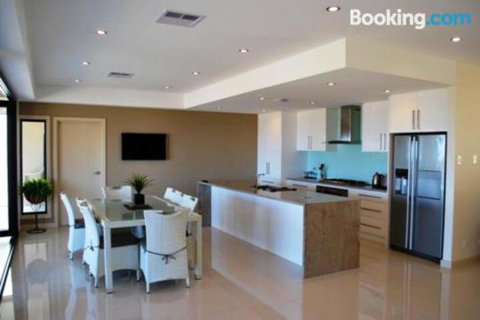 Eagles Nest - Surfers Paradise Gold Coast 5