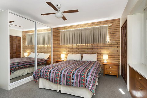 Ground Floor Air Conditioned Fabulous Waterviews Overlooking Pumicestone Passage - Surfers Paradise Gold Coast 5