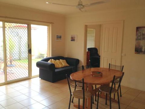 Paradise At The Beach Rosebud - Surfers Paradise Gold Coast 1
