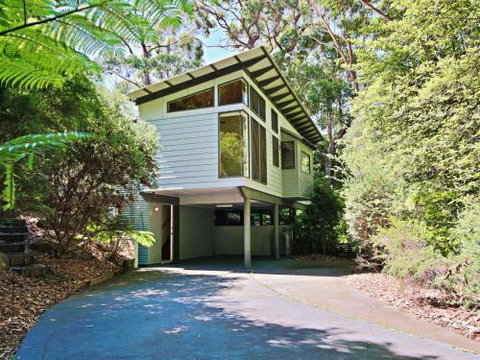 Hyams Retreat 4pm Check Out Sundays - Surfers Paradise Gold Coast 5