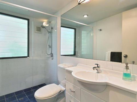 Hyams Retreat 4pm Check Out Sundays - Surfers Paradise Gold Coast 1