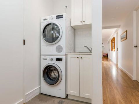 Kickenbach At Hyams Beach 4pm Check Out Sundays - Surfers Paradise Gold Coast 1