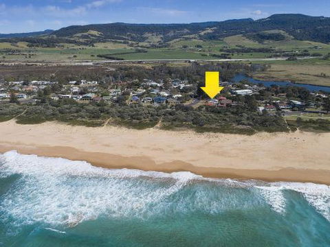 THE PACIFIC Werri Beach Gerringong 4pm Check Out Sunday - Surfers Paradise Gold Coast 0