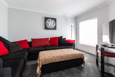 The Currawong - Surfers Paradise Gold Coast 5