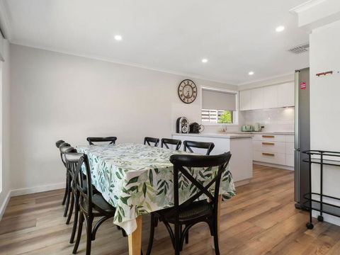 Rosebud Family Escape On Laurens - Surfers Paradise Gold Coast 1