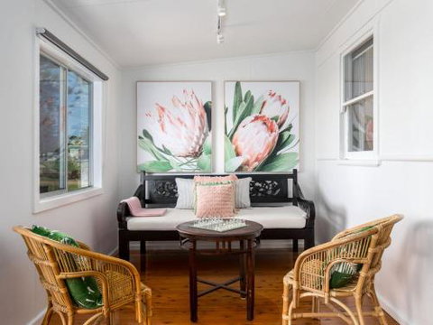 SEAWAYS Gerroa 4pm Check Out On Sunday - Surfers Paradise Gold Coast 4