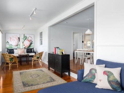 SEAWAYS Gerroa 4pm Check Out On Sunday - Surfers Paradise Gold Coast 3