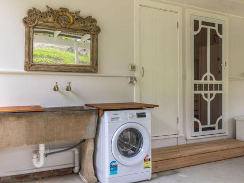 SEAWAYS Gerroa 4pm Check Out On Sunday - Surfers Paradise Gold Coast 1