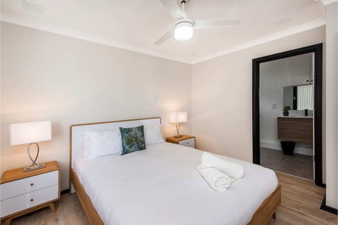 Contemporary 1BR Apartment - Near The City - Surfers Paradise Gold Coast 5