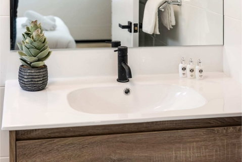 Contemporary 1BR Apartment - Near The City - Surfers Paradise Gold Coast 0