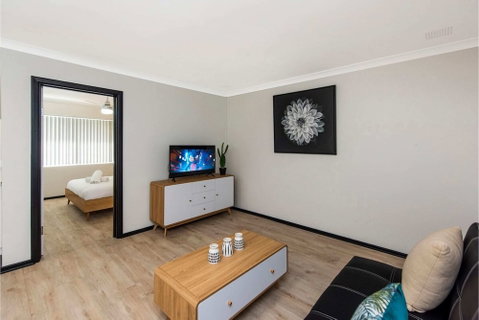 Peaceful South Perth Home Near Perth Center - Surfers Paradise Gold Coast 6