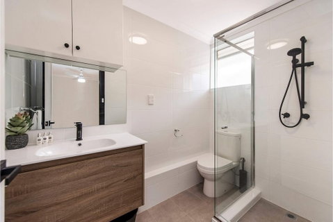 Peaceful South Perth Home Near Perth Center - Surfers Paradise Gold Coast 2