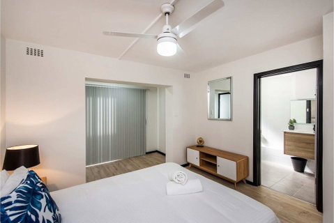 Modern 1 Bedroom Apartment Near The River And The City - Surfers Paradise Gold Coast 1
