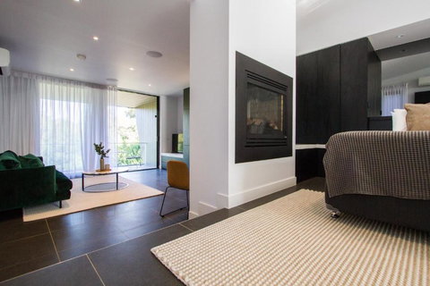 Hepburn Springs Escape Villa 7 - Surfers Paradise Gold Coast 1