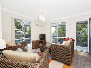 Nelson Street Pine Cottage 5A - Surfers Paradise Gold Coast 1