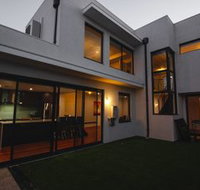 South Beach Pool Home - Surfers Paradise Gold Coast