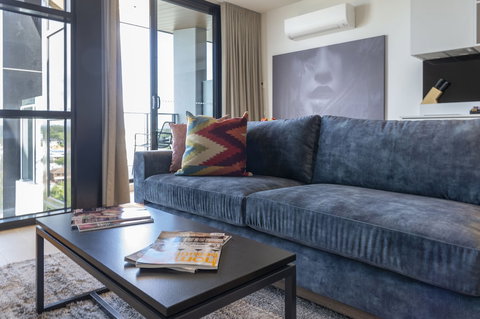 R Hotel Geelong - Surfers Paradise Gold Coast 5