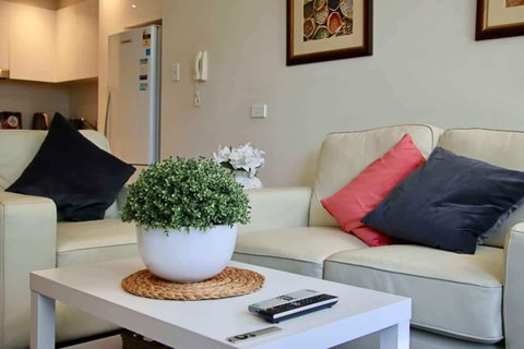 Stylish Mod Apt Near CBD Free Parking - Surfers Paradise Gold Coast 3