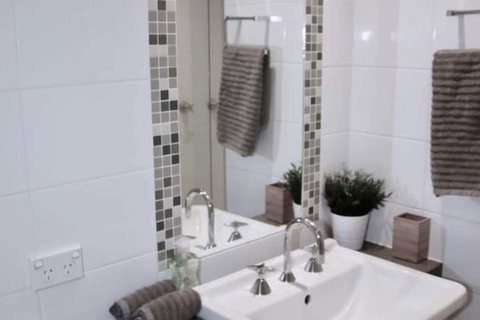 Stylish Mod Apt Near CBD Free Parking - Surfers Paradise Gold Coast 4