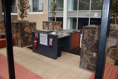 Stylish Mod Apt Near CBD Free Parking - Surfers Paradise Gold Coast 2
