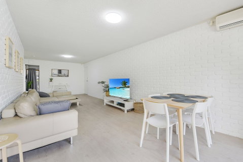 Barooga - Surfers Paradise Gold Coast 1
