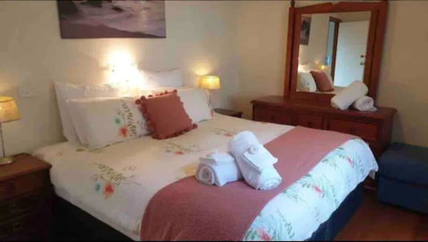 Home Near Shops & Beach - Surfers Paradise Gold Coast 1