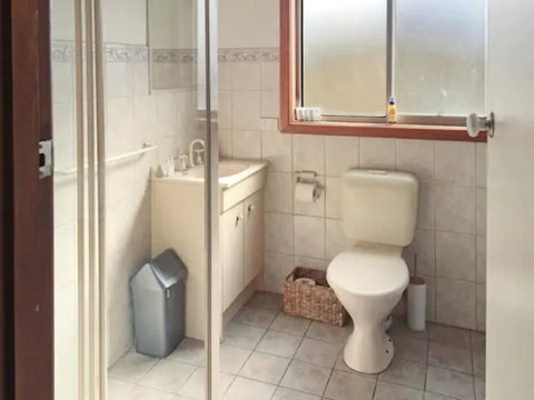 Home Near Shops & Beach - Surfers Paradise Gold Coast 6