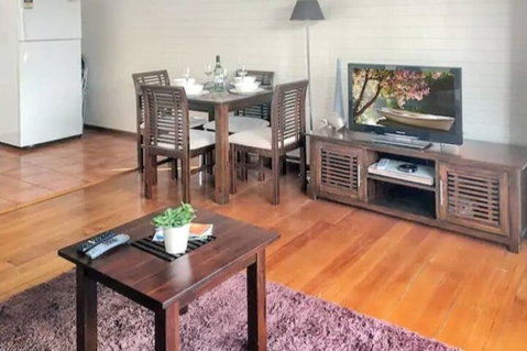 Home Near Shops & Beach - Surfers Paradise Gold Coast 6