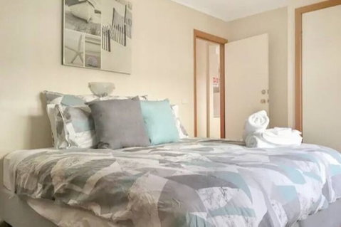 Home Near Shops & Beach - Surfers Paradise Gold Coast 2