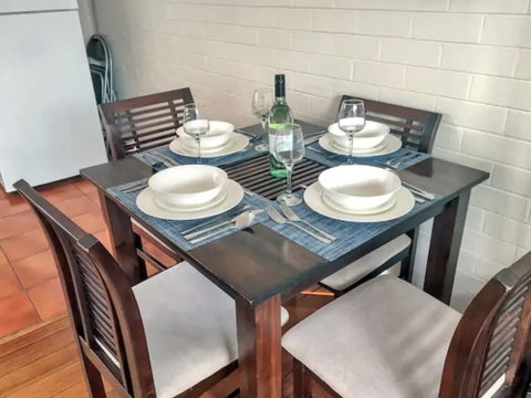 Home Near Shops & Beach - Surfers Paradise Gold Coast 3