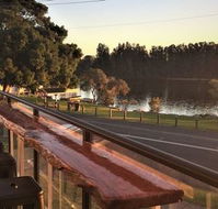 Wallis View Lakeside Family Retreat - Surfers Paradise Gold Coast